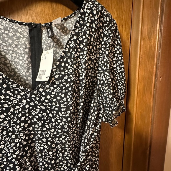 Brand new T-shirt dress ** tags attached** - Picture 4 of 8